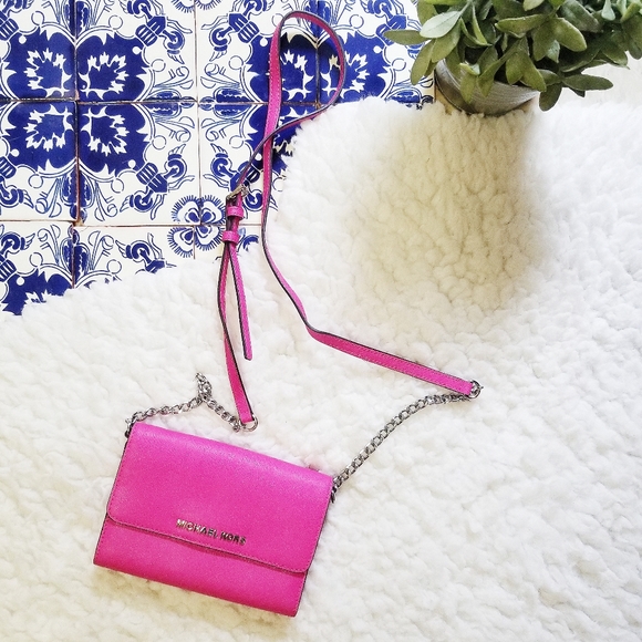 Michael Kors Handbags - MCIHAEL KORS hot pink saffiano crossbody bag